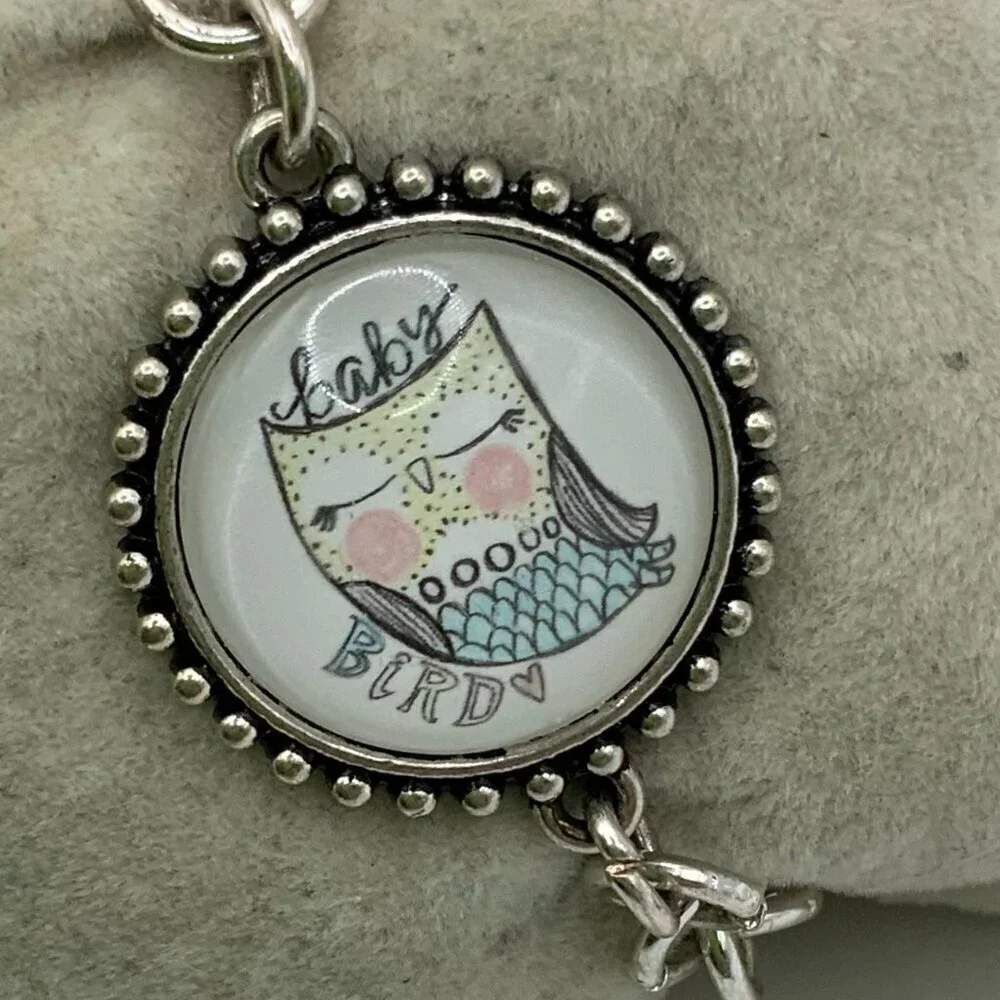 Plunder Sparrow Vintage Style Baby Bird Silver Tone Link Bracelet